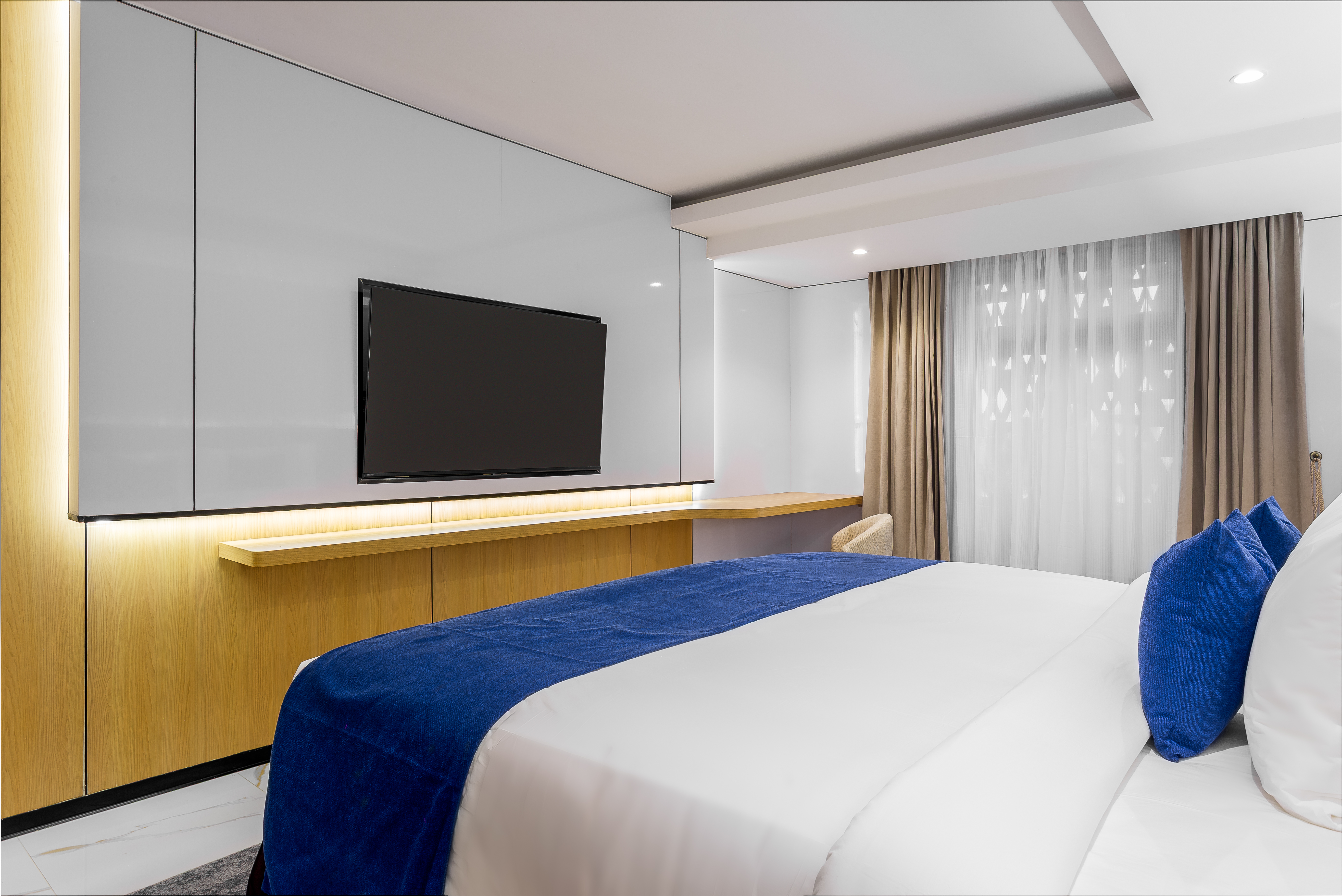 Superior Twin — Room View